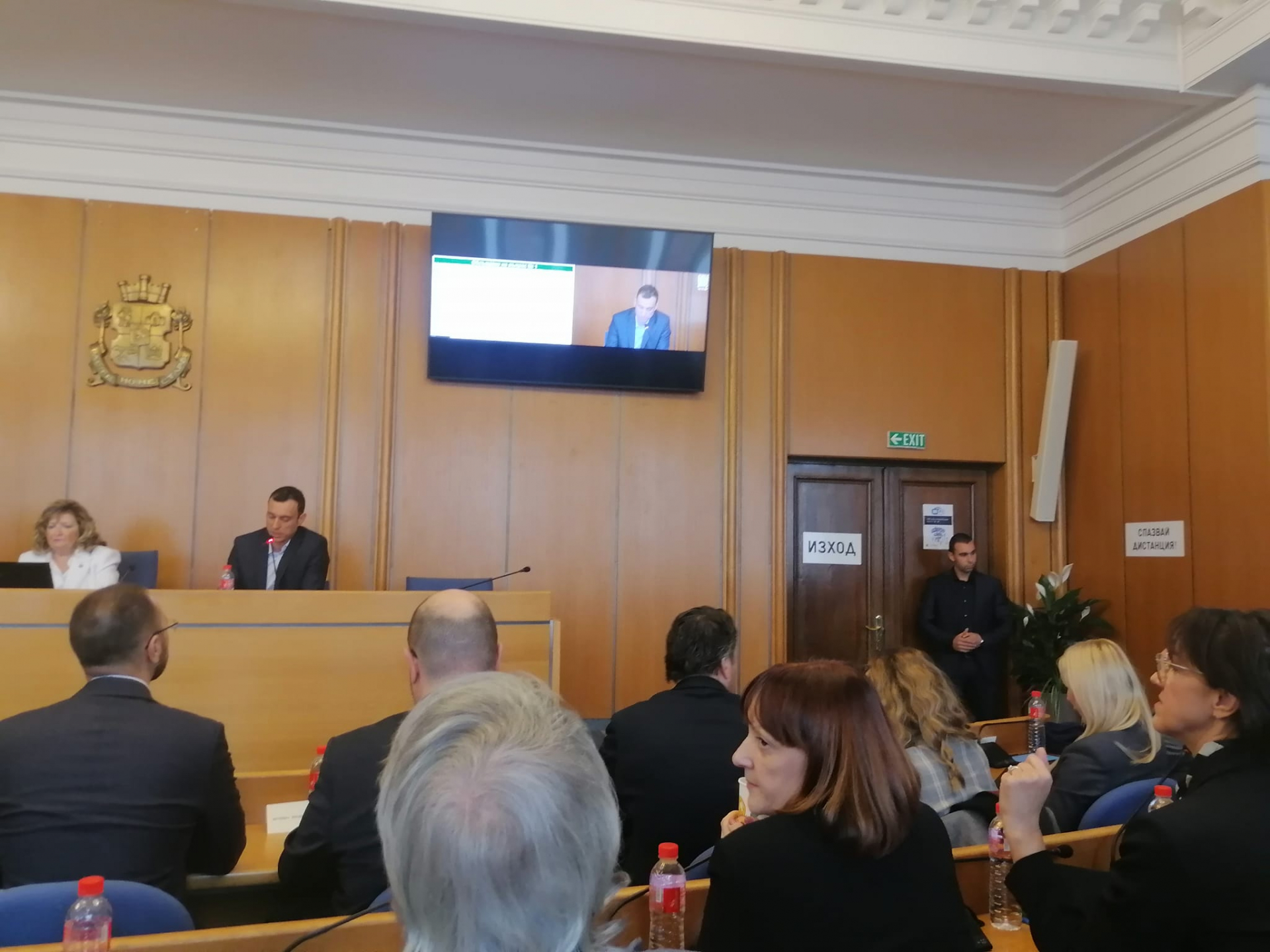 Григорова показа странни СНИМКИ от СОС! Замесени са Терзиев и мистериозен мъж