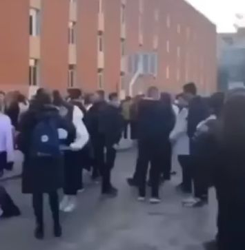 Извънредно: Евакуираха елитна гимназия в Благоевград, причината е тревожна ВИДЕО