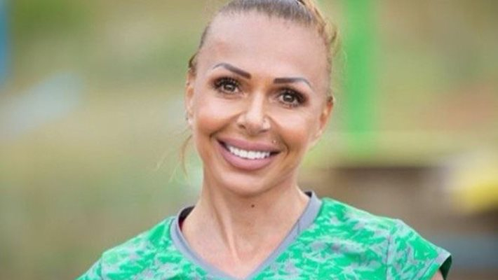 Милионерка в зелено: Ето какви тлъсти пачки къта Виолета от "Игри на волята" ВИДЕО