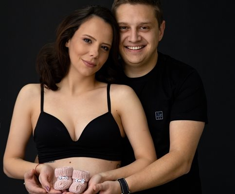 Бебе чакат в редиците на Борисов! Дядото е известен политически анализатор СНИМКИ