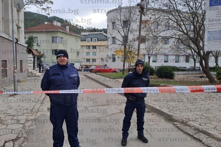 Благоевград е под полицейска блокада, натам ли духнаха с парите въоръжените крадци СНИМКИ