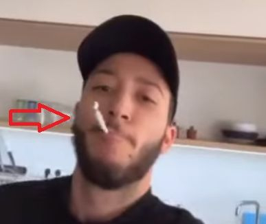 С джойнт и среден пръст! Лоренцо със скандално ВИДЕО 18+ след ареста
