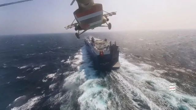 Лондон бие тревога за опасност от експлозия в Червено море
