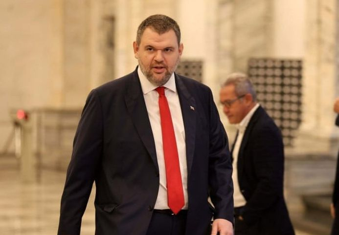 Делян Пеевски: Ветото на Радев за БТР-ите е срам!