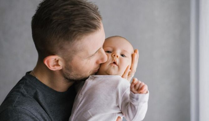 Млад татко проплака: Жена ми роди в кома, а когато се събуди...
