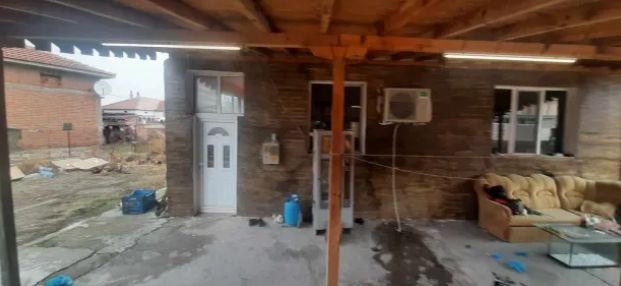 Първа версия за кървавата баня с три трупа в Маноле СНИМКИ
