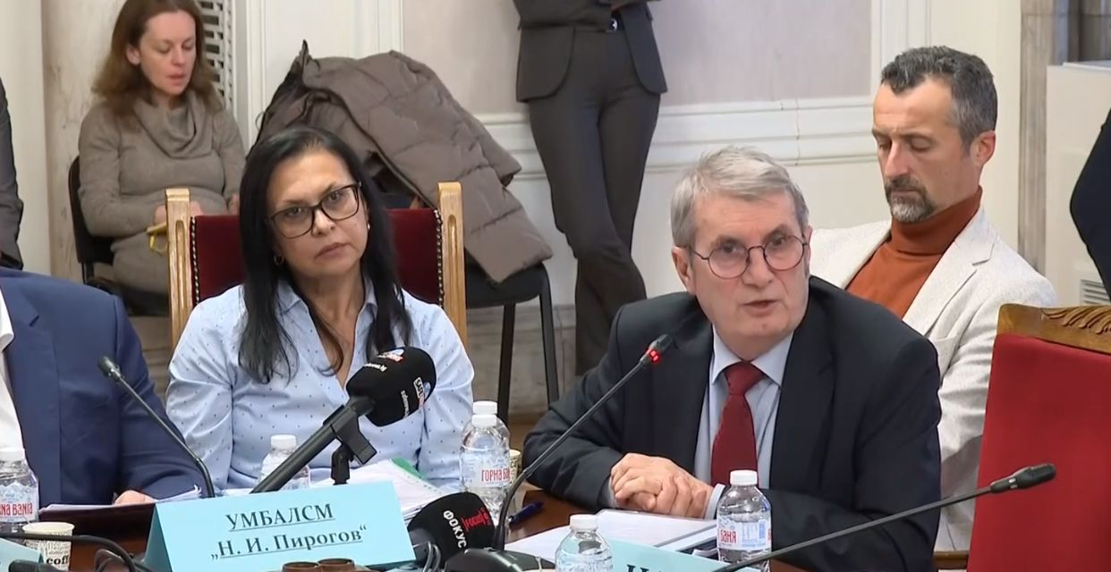 Здравният министър и шефът на "Пирогов" на крака при депутатите ВИДЕО