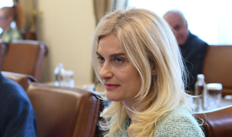 Министърът на туризма се скри от хотелиерите в Банско