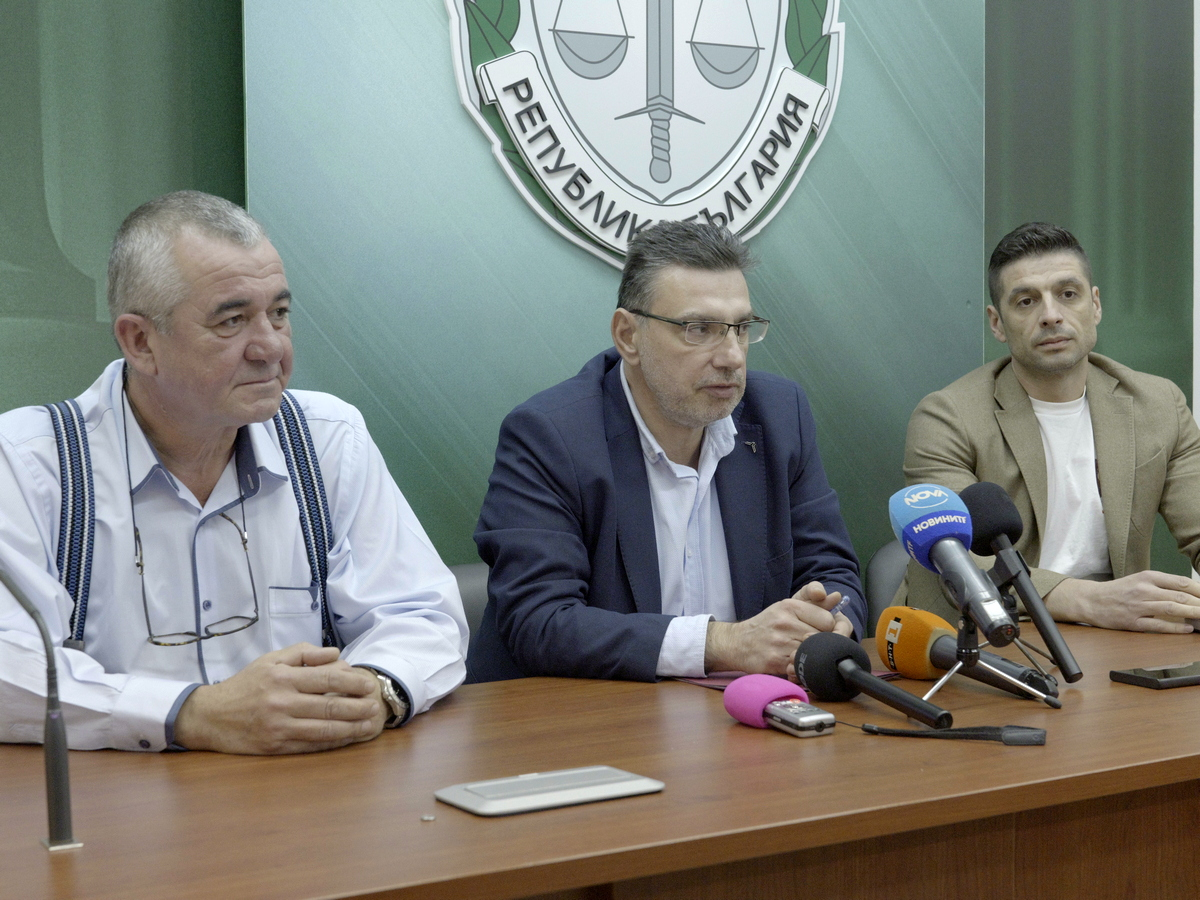 Спецакция: Наркотиците на тази ОПГ заливат цяла България, лапнаха 1 млн. лв.