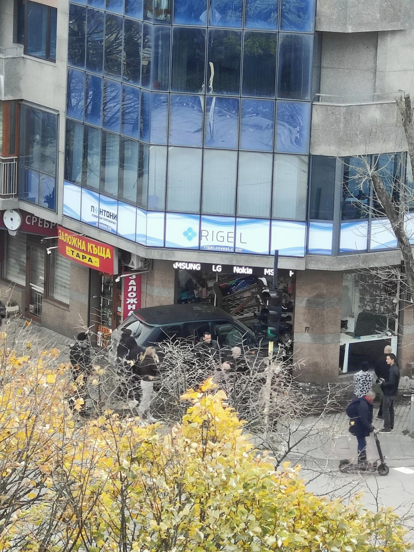 Вижте какво безумие сътвори шофьор на джип, който щеше да убие колега във Варна СНИМКИ