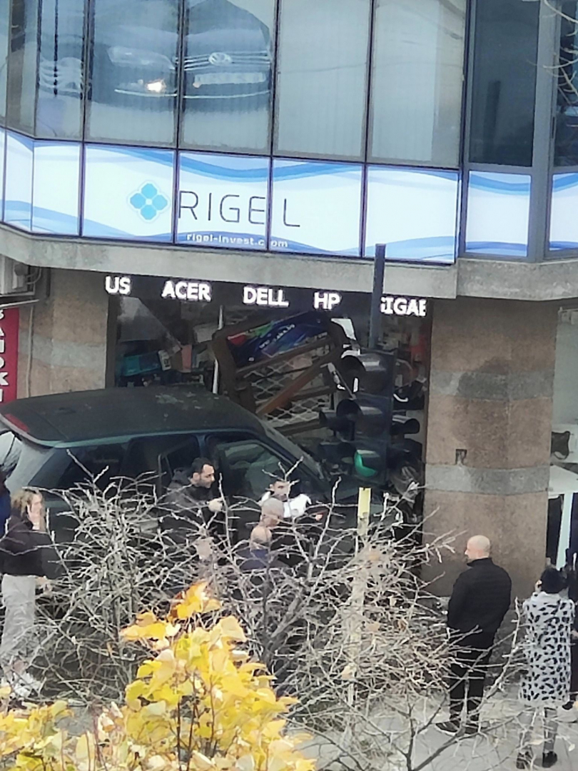 Вижте какво безумие сътвори шофьор на джип, който щеше да убие колега във Варна СНИМКИ