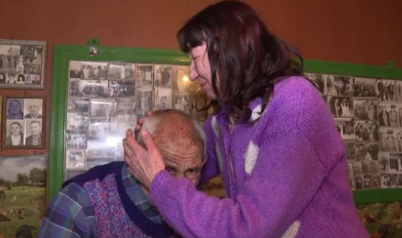 България дълго ще говори за това зверство заради 200 лв. от жена срещу дядо от Врачанско СНИМКИ 18+