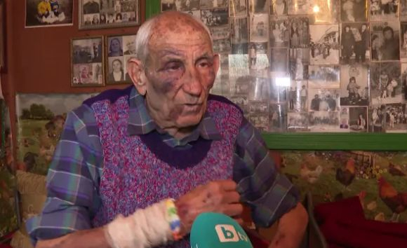 България дълго ще говори за това зверство заради 200 лв. от жена срещу дядо от Врачанско СНИМКИ 18+