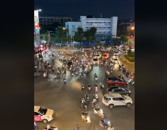 Как се пресича и живее в държава без светофари по улиците ВИДЕО