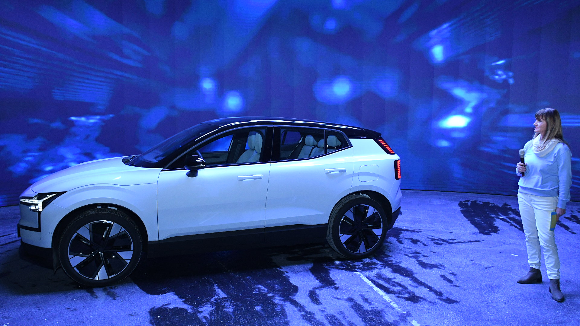 Новото напълно електрическо Volvo EX30 пристигна в България