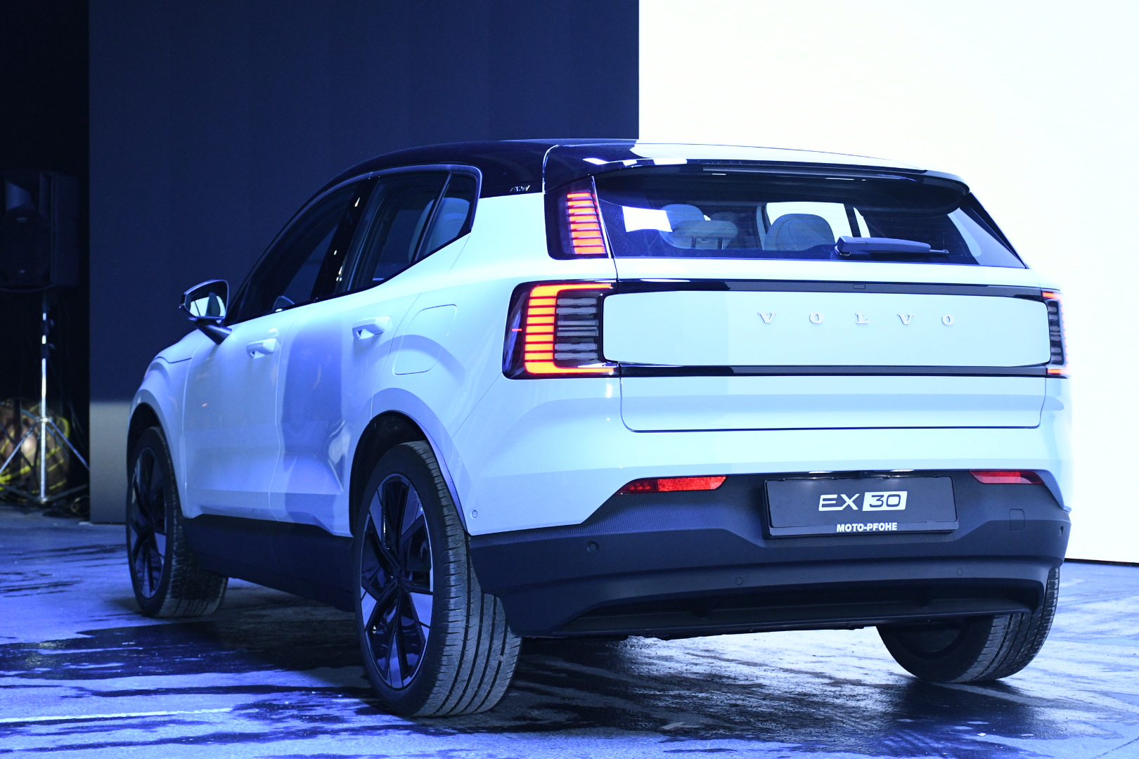 Новото напълно електрическо Volvo EX30 пристигна в България