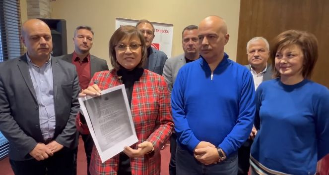 Нинова показа ДОКУМЕНТИ: Паметникът на съветската армия е незаконно рязан ВИДЕО 