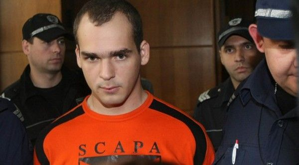 Наркоманът Павел преби до смърт майка си и сестра си с бухалка, а после...