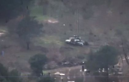 ВИДЕО от войната: Украински дрон унищожи най-модерния руски танк Т-90 на левия бряг на Днепър