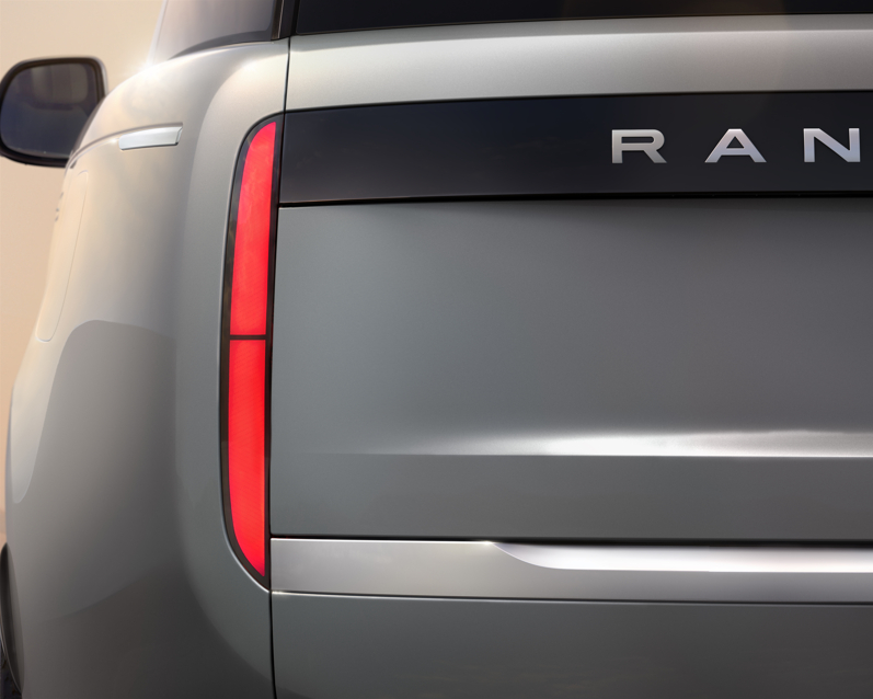 Нова ера за Range Rover: Списъкът на чакащите за Range Rover Electric вече е отворен