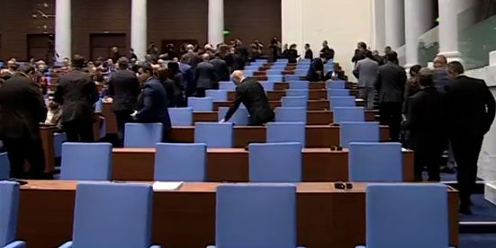 Йорданов взриви НС с думи за мъжете с вагини от ПП-ДБ, нов саботаж в парламента БЛИЦ TV