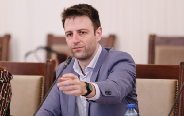 Стар познайник от Оксфорд се завръща да помага на Асен Василев в сметките