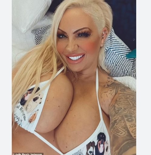 Еротична моделка-фермерка разкри доходите си от OnlyFans СНИМКИ 18+