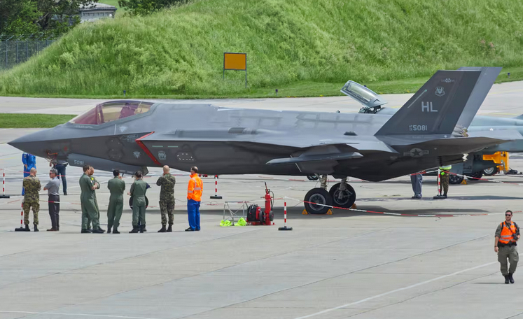 Така се шпионира F-35 по китайски, 5 години се правиш на... СНИМКИ