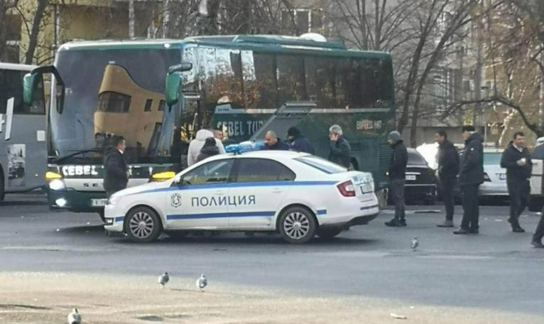 Мигновена смърт: Разбра се кой е починалият мъж на автогарата в Кърджали