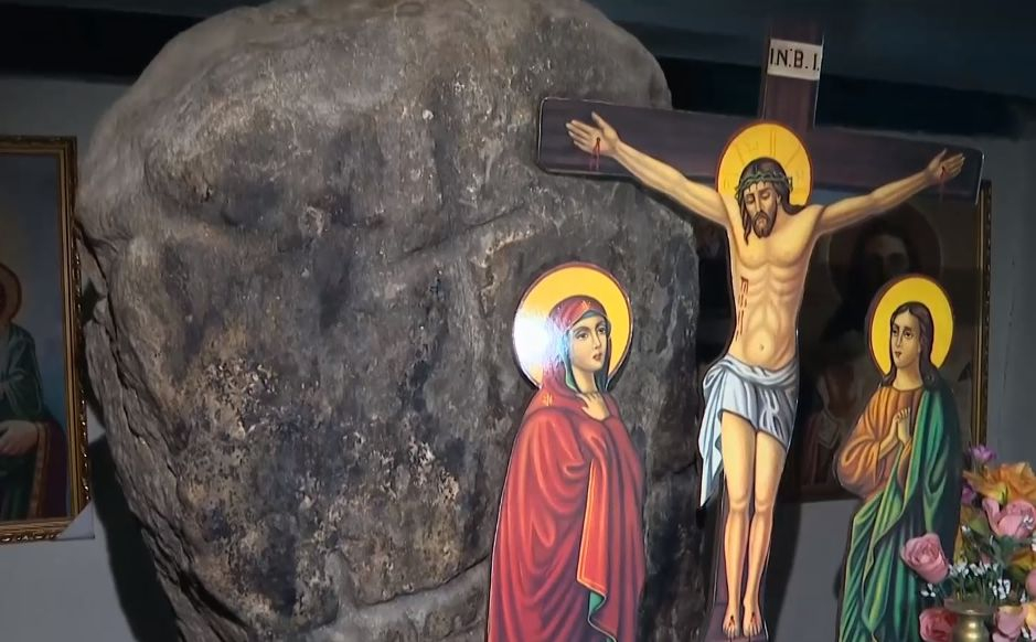 Чудо в храм край София: Камък расте и сбъдва желания ВИДЕО