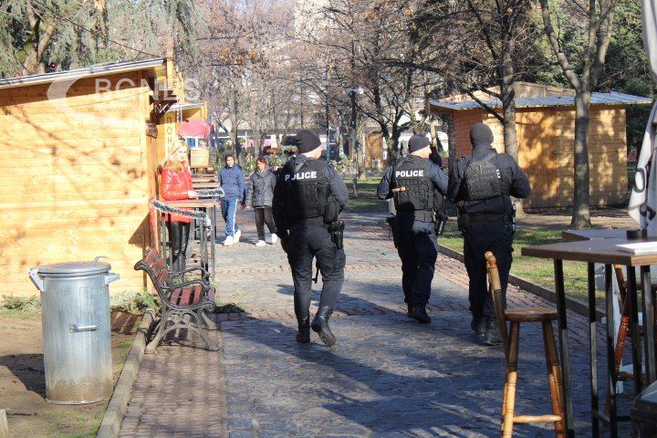 Благоевград настръхна заради полицаи с автомати и кучета 