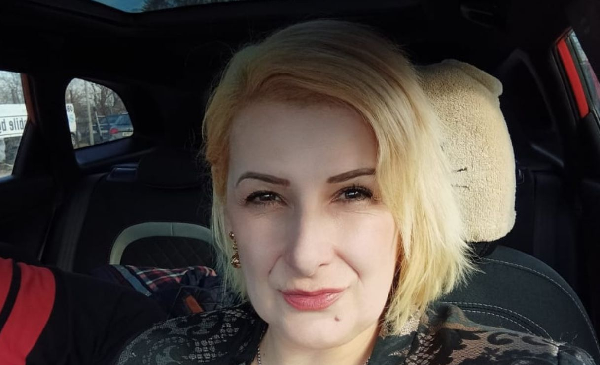 Ексдепутатката Елена Гунчева изригна предколедно: Откраднатите пари по болници и свещи да ги давате! 