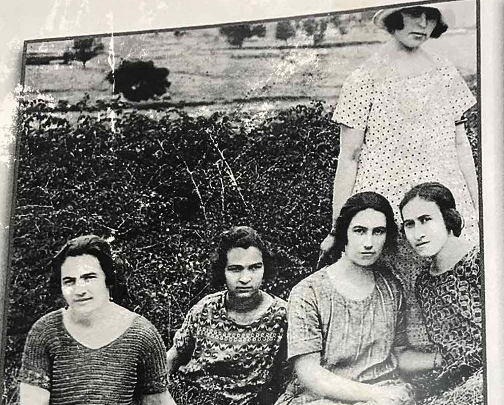 Жените на 100-годишна СНИМКА от Кърджали са „важни хора“
