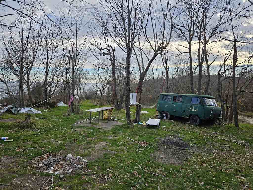 Варненци гледат и хулят, в какво превърнаха любимото им райско кътче СНИМКИ 