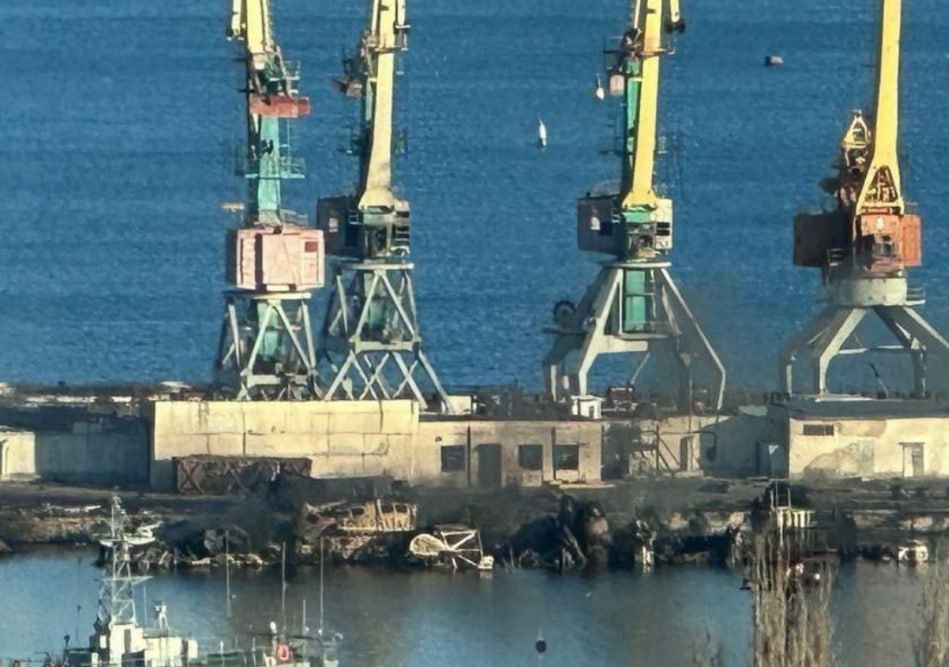 Първа СНИМКА на ударения руски кораб "Новочеркаск"