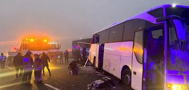 Касапница в мъглата: 10 души загинаха, а близо 60 са ранени при верижно меле на магистрала! Адски КАДРИ 18+