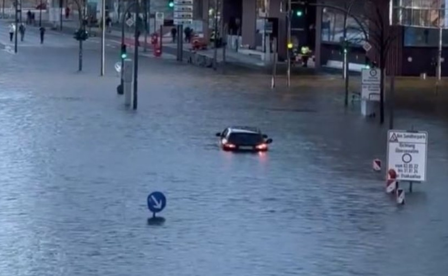 Германия вдигна 100 000 на крак, Долна Саксония е под вода