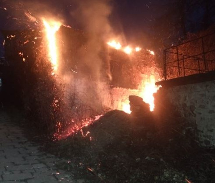 Деца запалиха пиратки в Перущица, последва нещо страшно