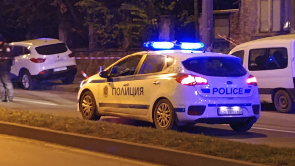 Ранен полицай след гонка в Стара Загора, гъмжи от патрулки СНИМКИ/ВИДЕО