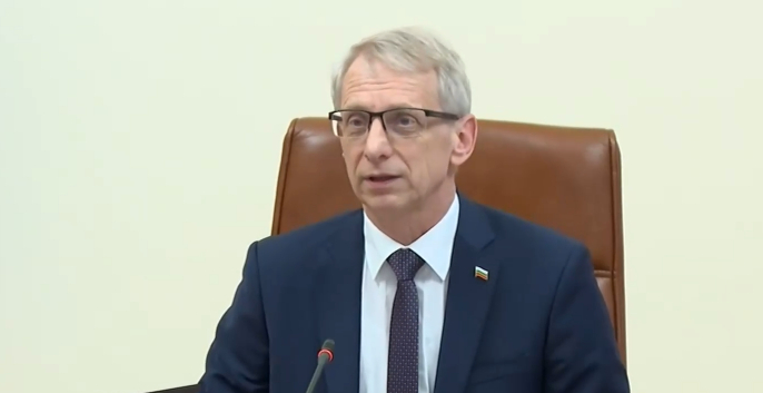 Първите думи на Денков за годината са за пари, но предупреди: Не вярвайте на... ВИДЕО