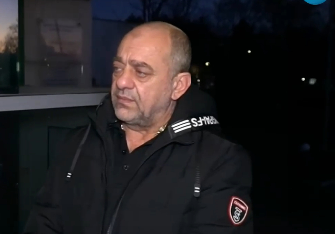 Той ме сграбчи и ме изкара през вратата: Пазач в НАП се държи като мутра ВИДЕО