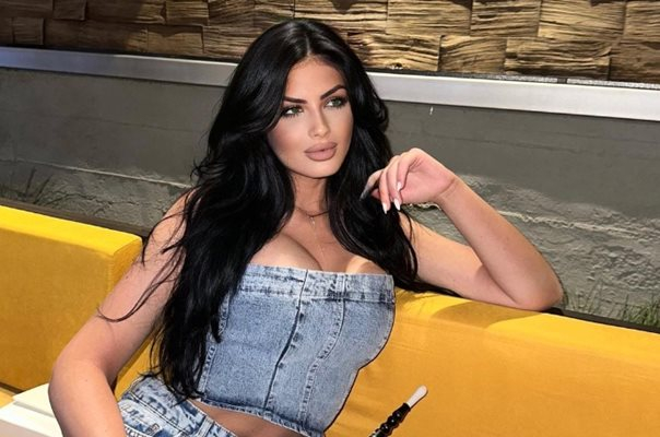 Мис България подмокри мъжете с тези голи СНИМКИ 18+