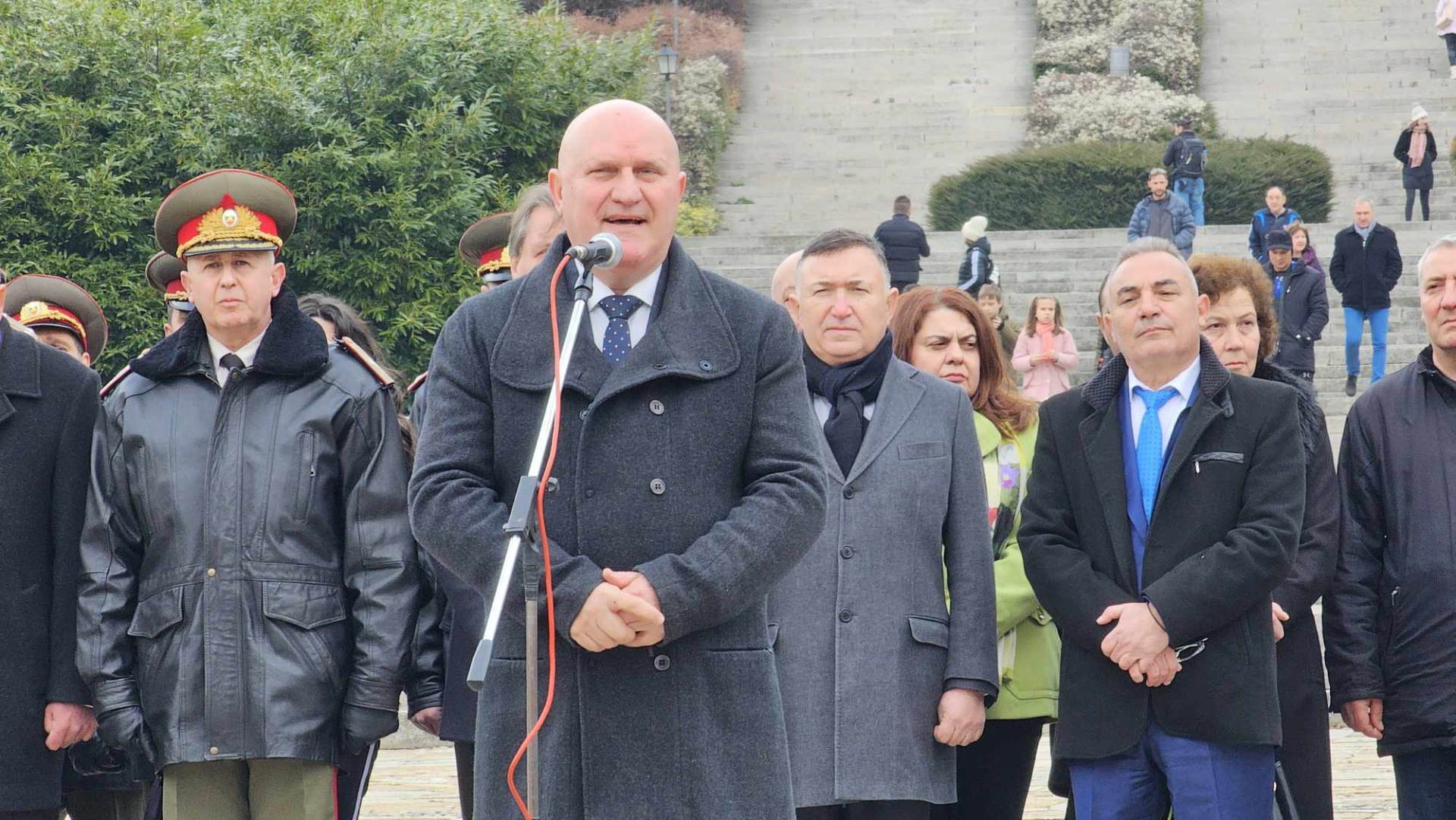 Стотици се стекоха в Калофер за рождението на Христо Ботев СНИМКИ