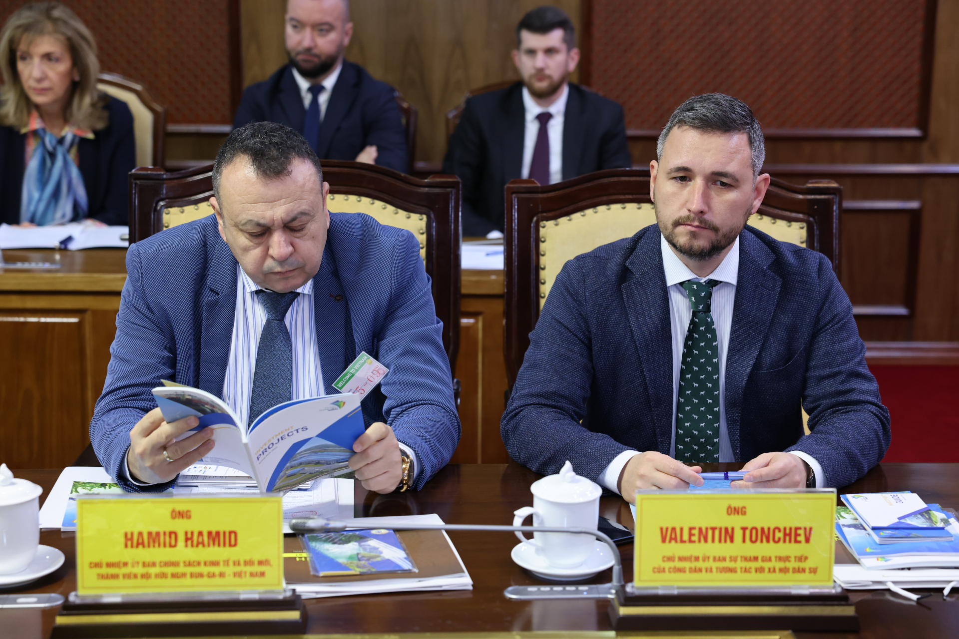 Грандиозен скандал: Тагарев с голяма изцепка, искат му оставката от Виетнам СНИМКИ