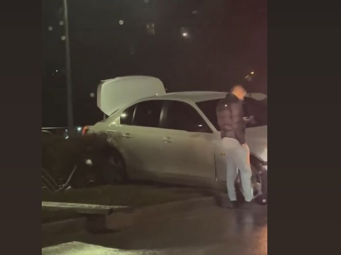Зрелищна катастрофа в София СНИМКИ