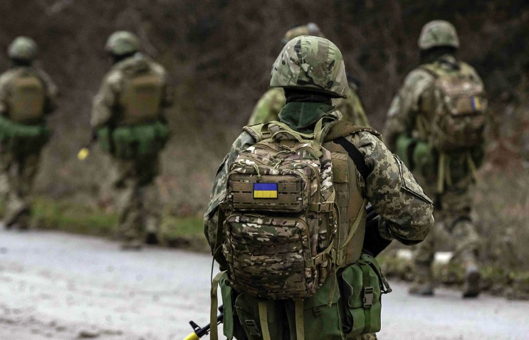 Войници от ВСУ плениха необичаен боец на противника СНИМКА