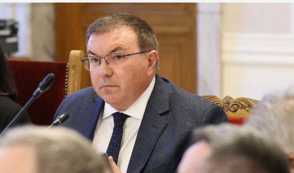 Проф. Костадин Ангелов разкри дали ще седне в стола на Хинков