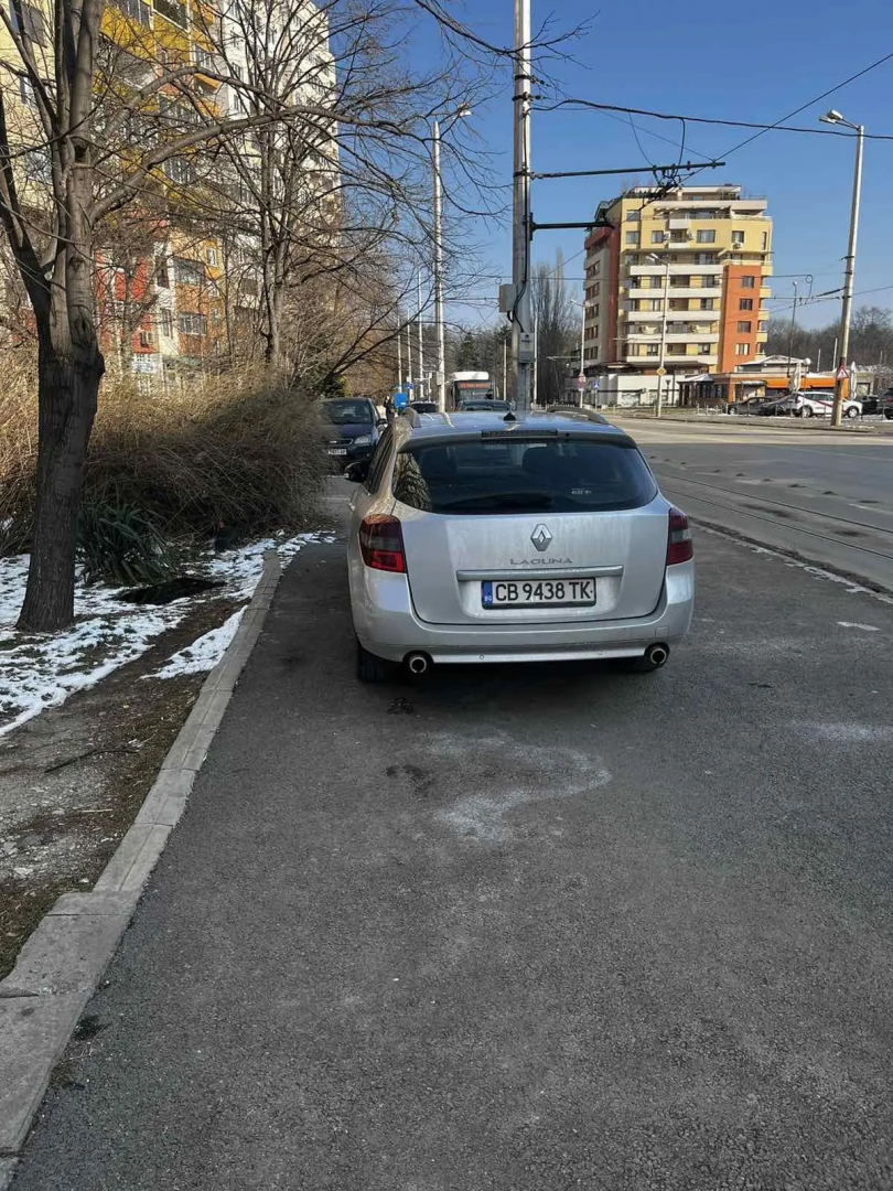 „Спасител“ на Борис Бонев изнагля тотално, стана столичен кмет и набързо се уреди СНИМКИ