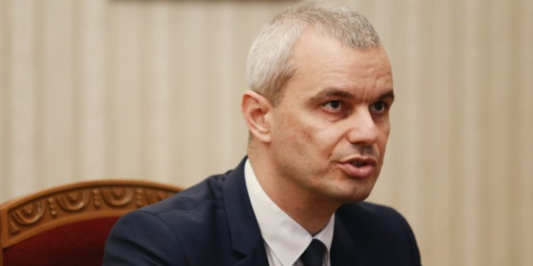Скандал: Костадинов е разкрил "дяволски план за подкопаване биологичните сили на народа"   