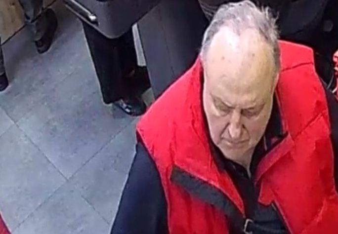 Пловдивчанин забрави тлъста сума в магазина, този мъж я сви, но ще мине метър, ако... СНИМКА 